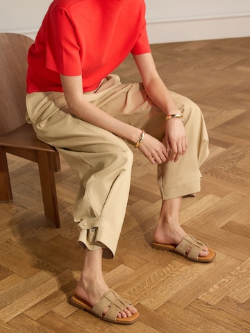 MANFIELD Mules in Beige: front