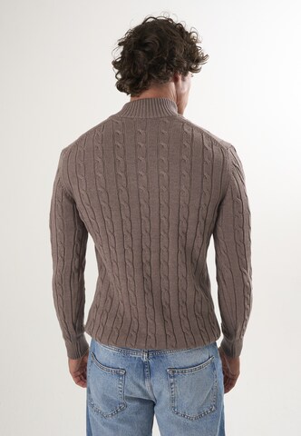 Felix Hardy Sweater in Brown