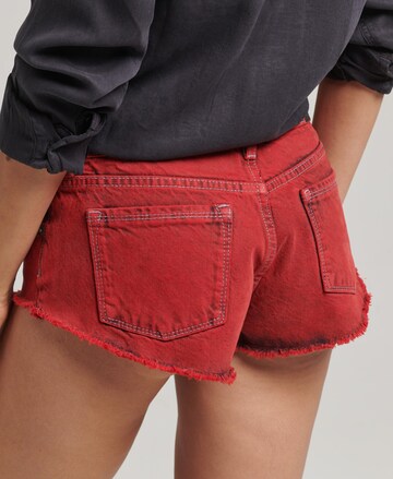 Superdry Slimfit Shorts in Rot