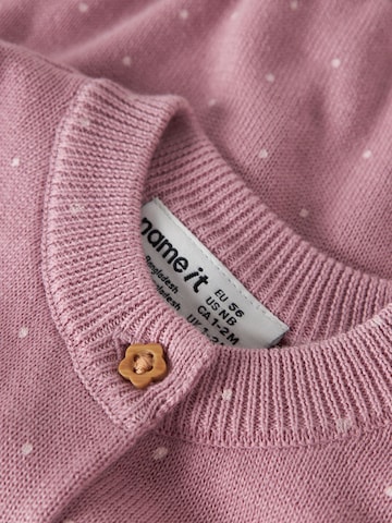 NAME IT Strickjacke 'NBFLADOT' in Lila