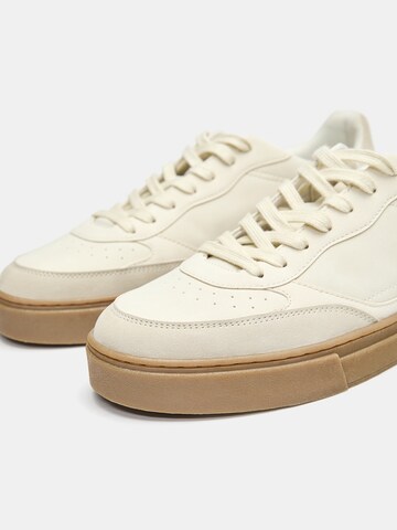 Pull&Bear Sneaker in Beige