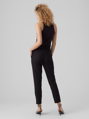 regular Pantaloni 'JESMILO' di VERO MODA in nero