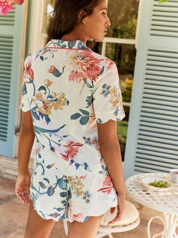 LAURA ASHLEY Shorty in Weiß