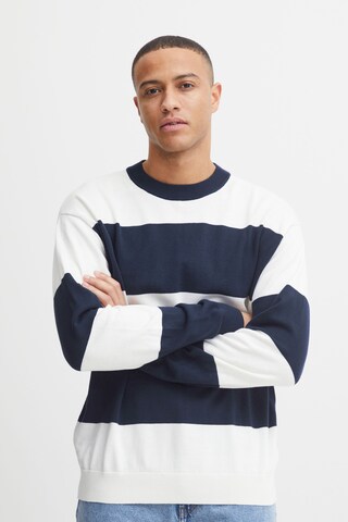 !Solid Sweater in Blue: front