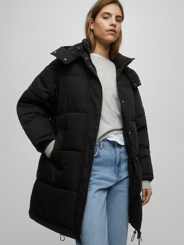 Pull&Bear Winter coat in Black: front