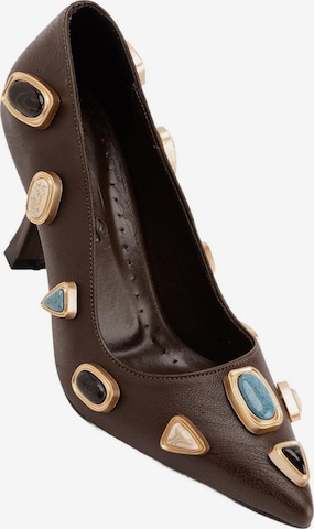 Limoya Pumps 'Rina' in Braun: Vorderseite