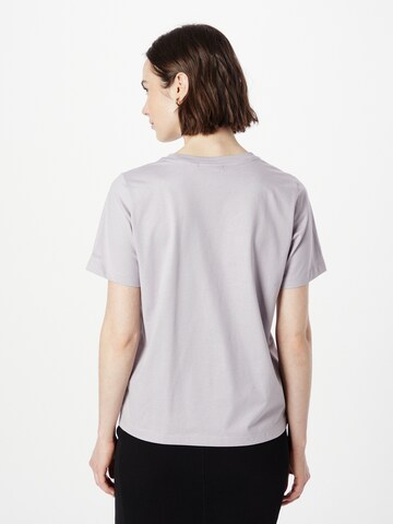 Calvin Klein T-shirt i lila