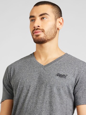 Superdry Tapered T-Shirt in Grau