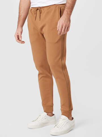 BOSS Green Tapered Broek 'Hadiko 1' in Bruin: voorkant