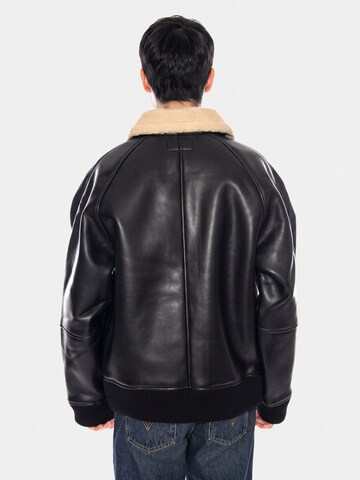 Carhartt WIP Overgangsjakke 'SHEPTON JACKET BLACK / NATURAL' i beige