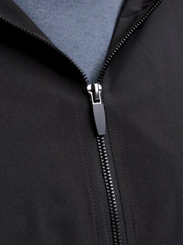 Veste mi-saison 'JJECharge' Jack & Jones Plus en noir
