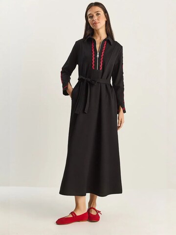 Robe-chemise Bianco Lucci en noir : devant
