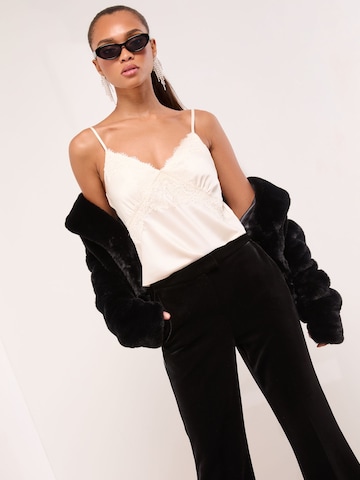 Flared Pantaloni di Lipsy in nero