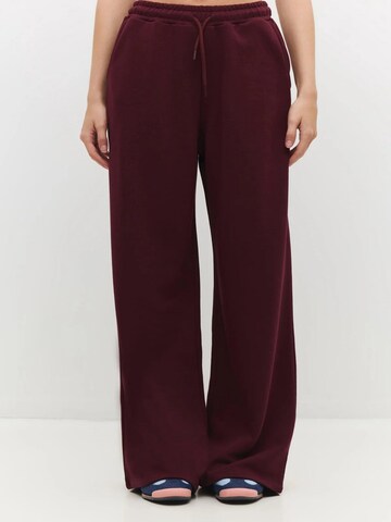 No Matter What Broek in Rood: voorkant