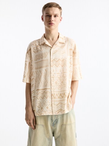 Pull&Bear Comfort fit Koszula w kolorze beżowy: przód