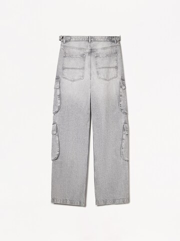 Loosefit Jeans di Bershka in grigio