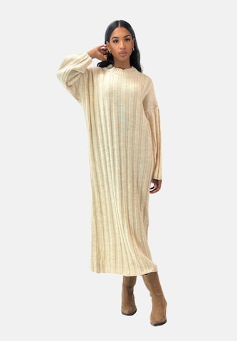 Elara Knitted dress in Beige: front