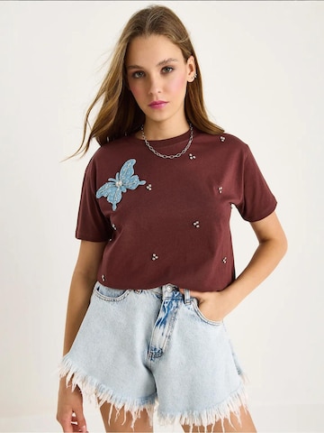 Maglietta di Bianco Lucci in marrone: frontale