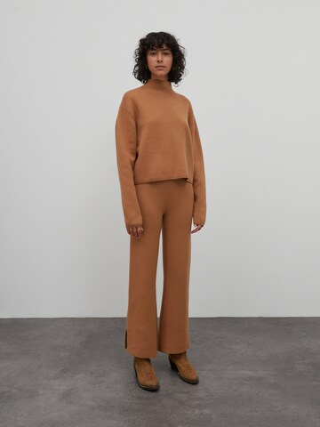 EDITED Flared Παντελόνι σε καφέ