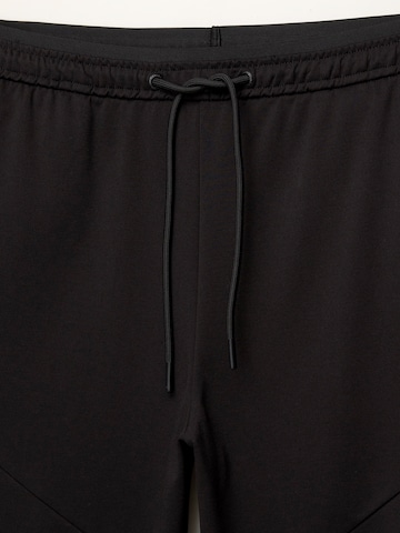 Pull&Bear Regular Pants in Black