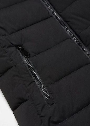 MANGO Płaszcz zimowy 'Bego' w kolorze czarny