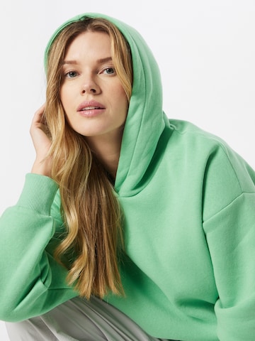 Gina Tricot Sweatshirt 'Pella' in Green