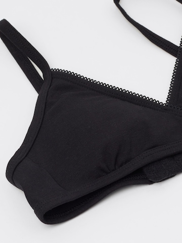 Tezenis Triangle Bra in Black
