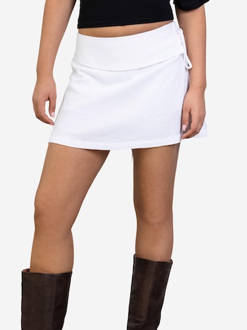 BROKE + SCHÖN Skirt in White