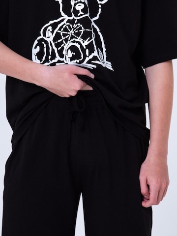 WINKIKI Schlafanzug‌‌‌‌‌‌ in Schwarz