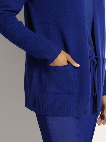 MADELEINE Gebreid vest in Blauw