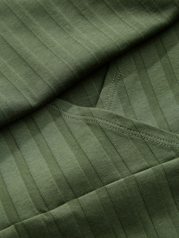 Next Mekko värissä vihreä