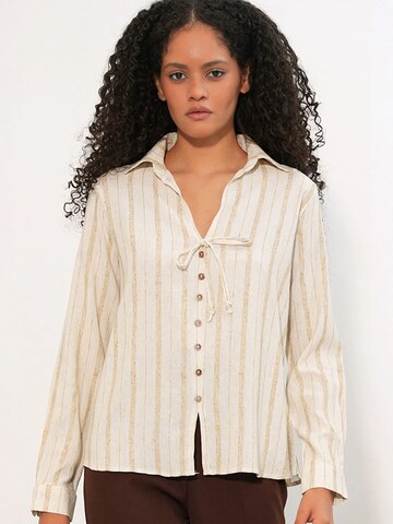 Bigdart - Blusa em branco: frente