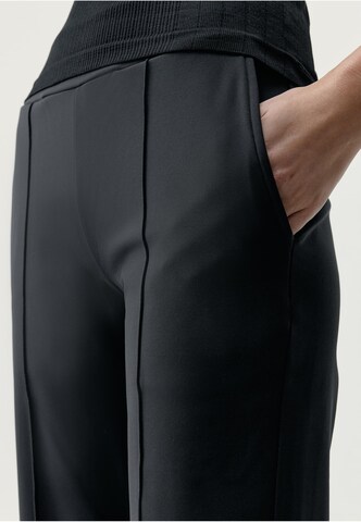 Born Regular Pants 'Leya' in Black