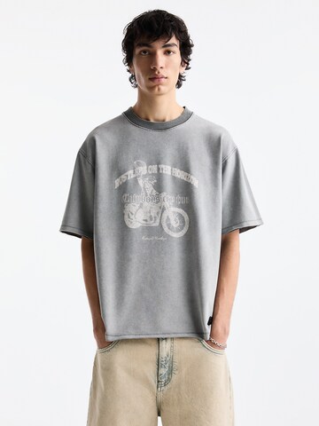 Pull&Bear Shirt in Grey: front