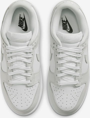 Nike Sportswear Matalavartiset tennarit 'DUNK LOW' värissä valkoinen