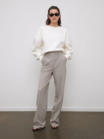 RÆRE by Lorena Rae Regular Trousers with creases 'Joy' in Grey