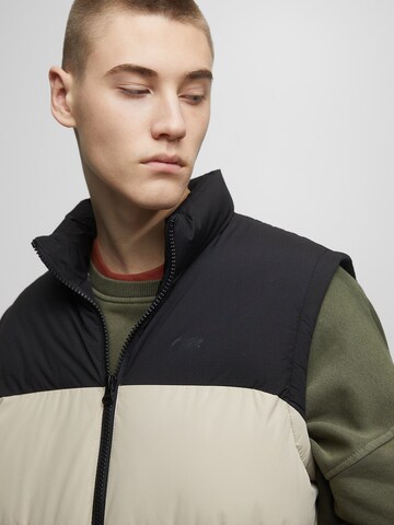 Pull&Bear Weste in Weiß