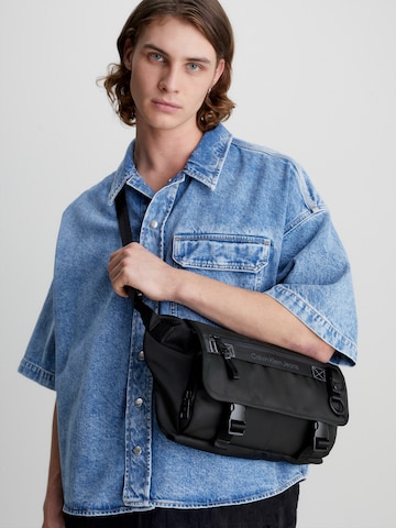 Calvin Klein Jeans - Bolsa de cintura em preto