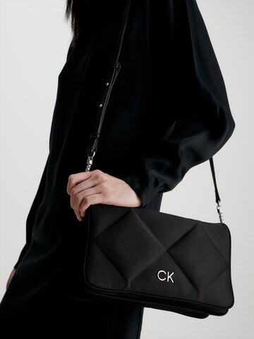 Sac à bandoulière Calvin Klein en noir : devant