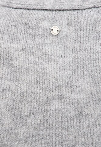 MUSTANG Sweatshirt 'Style Sedalia' in Grau