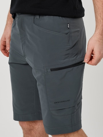 SWEDEMOUNT Regular Outdoorbroek 'Glittertind' in Groen