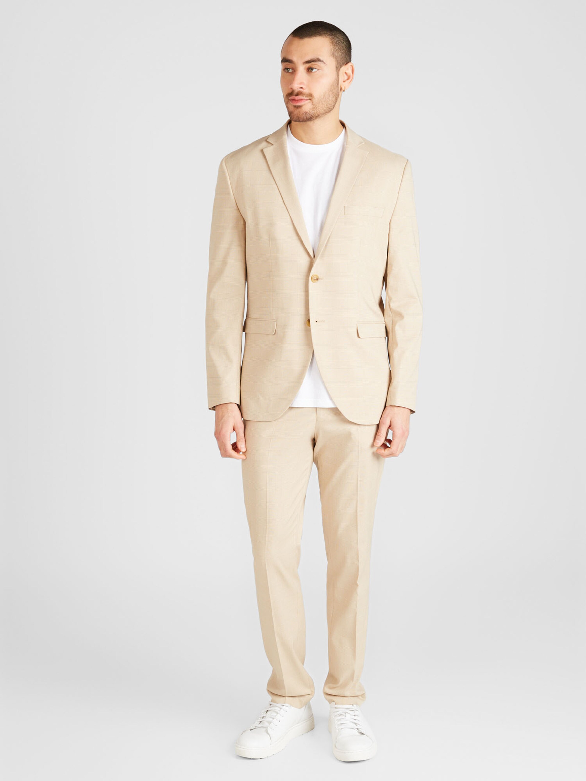 Comprar trajes online sale