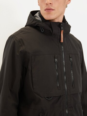 CAMEL ACTIVE TeXXXactive® Windbreaker mit abnehmbarer Kapuze in Schwarz