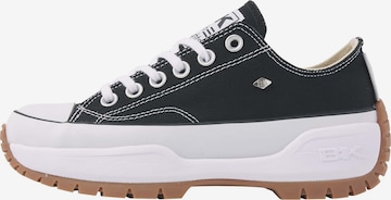 BRITISH KNIGHTS Matalavartiset tennarit 'Kaya Fly' värissä musta: etupuoli