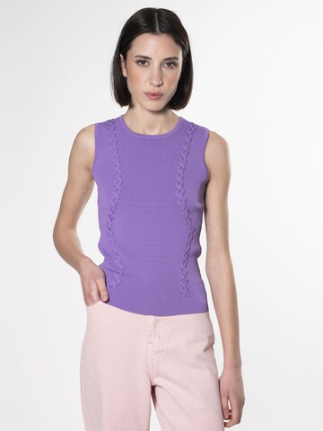 Top in maglia di Influencer in lilla: frontale