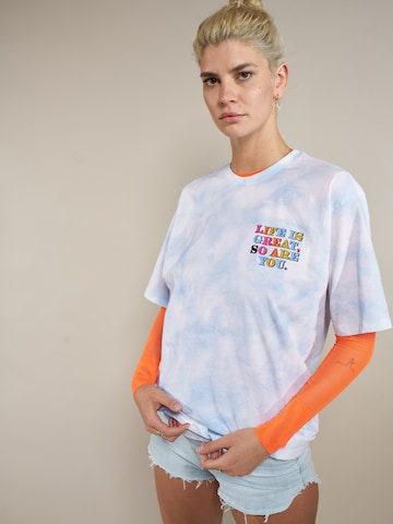 T-shirt oversize 'Ercin' ABOUT YOU x Laura Giurcanu en bleu : devant