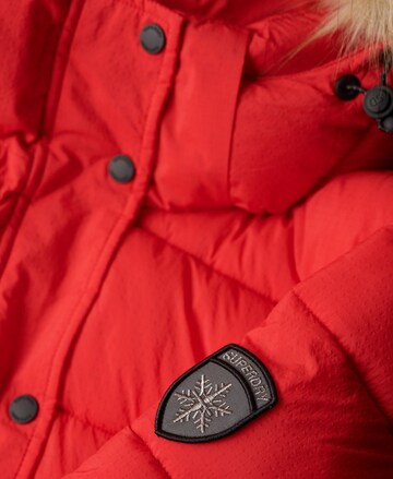 Veste d’hiver Superdry en rouge