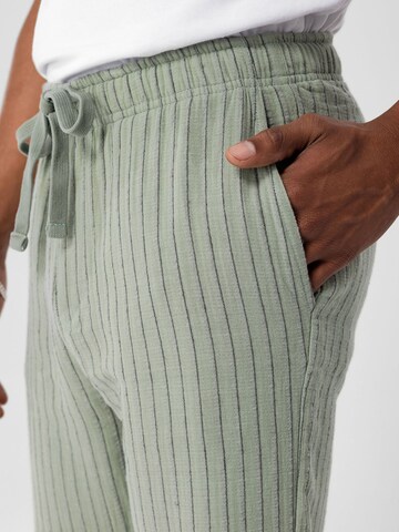 Coupe slim Pantalon By Diess Collection en vert