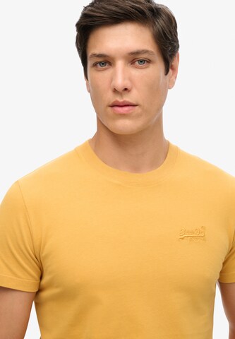 Maglietta 'Essential' di Superdry in giallo