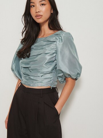 NA-KD Blouse in Groen: voorkant